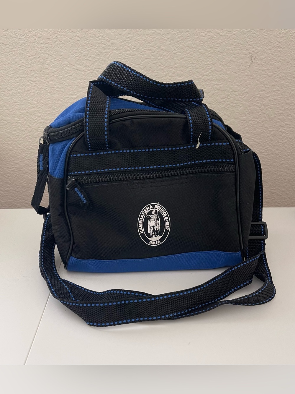 KAMEHAMEHA SCHOOLS Black & Blue Crossbody Lunch Bag School Emblem 8”x7”x5”
